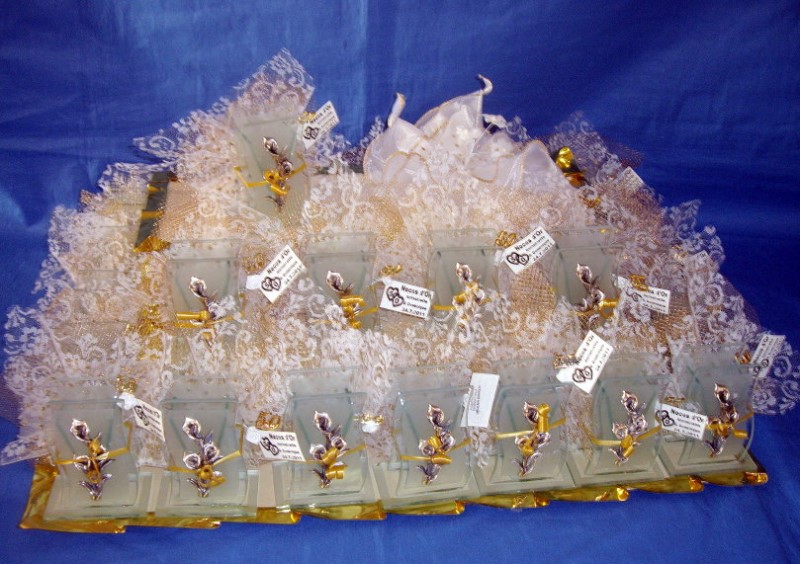 ../Images/plateau vase noces or 17 7 2011.jpg